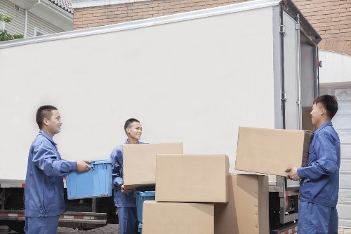 Secure transportation vehicles for removals